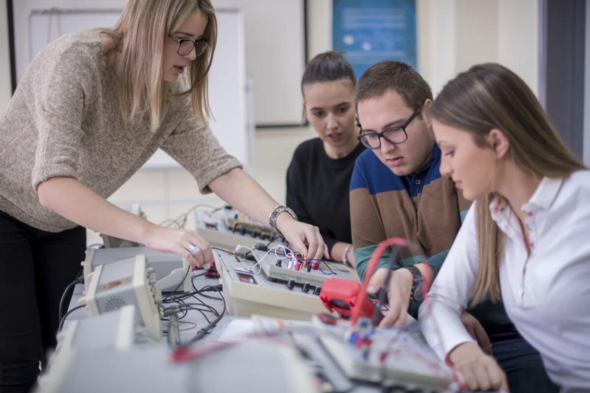 AsA flex hilft bei Schwierigkeiten in der Ausbildung.